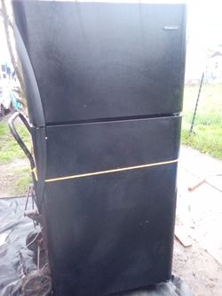 Frigidaire Gallery Refrigerator Black Stainless Steel Clear Coat Finish Energy Efficient