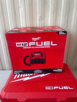 Milwaukee M12 FUEL 12-Volt Lithium-Ion Cordless 1.6 Gal. Wet/Dry Vacuum (Vacuum-Only)