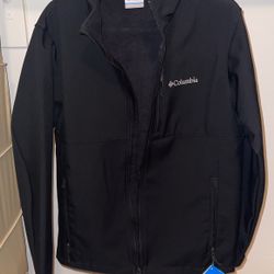 Brand new! Columbia Soft Shell Jacket with Fleece. Size M, Mens, Black