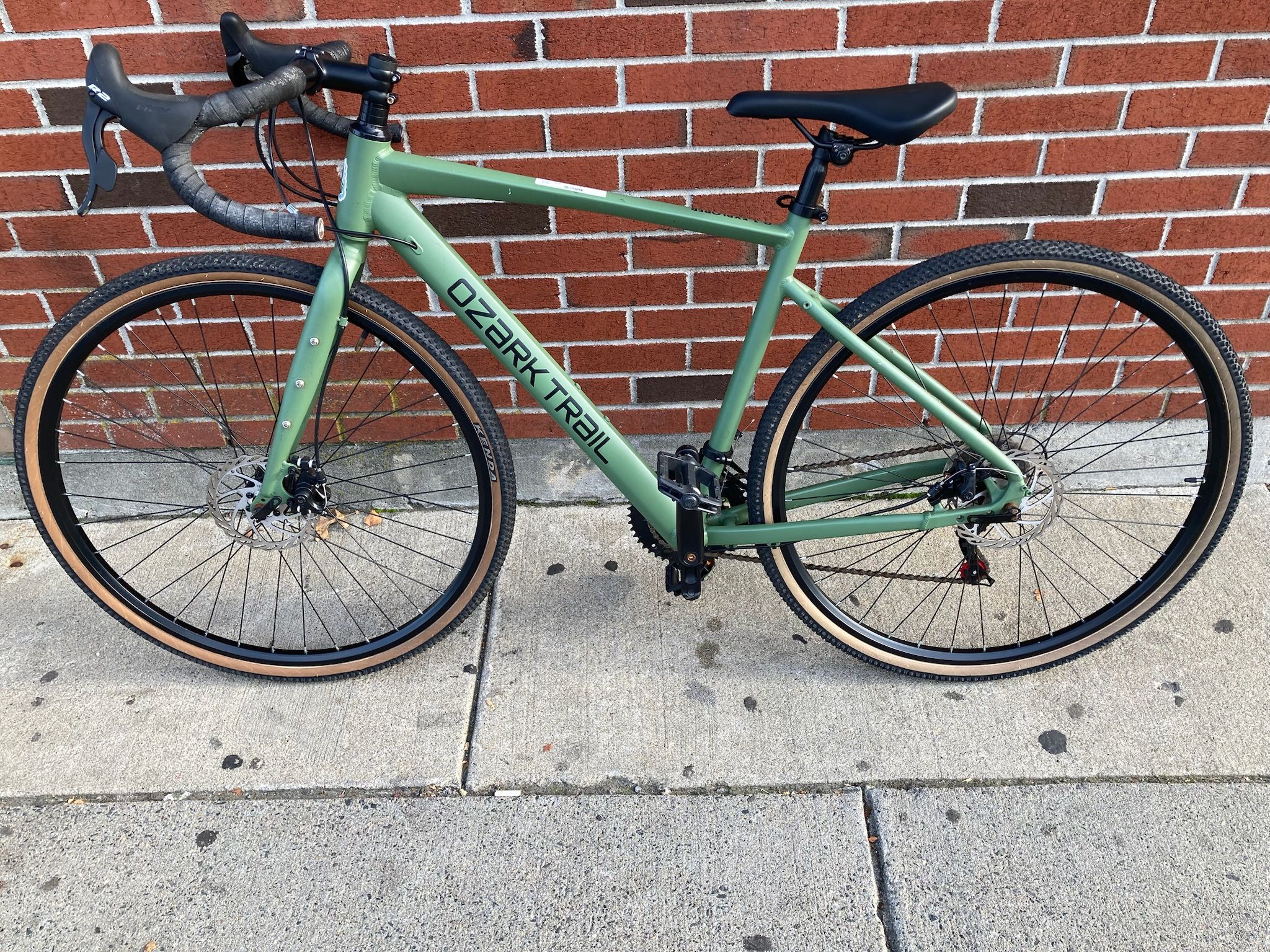 Ozark Trail 700c G.1 Explorer Drop Bar Gravel Bike Medium Frame Fits Riders 5'5" - 5'10"