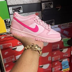 Nike Dunk Low Triple Pink