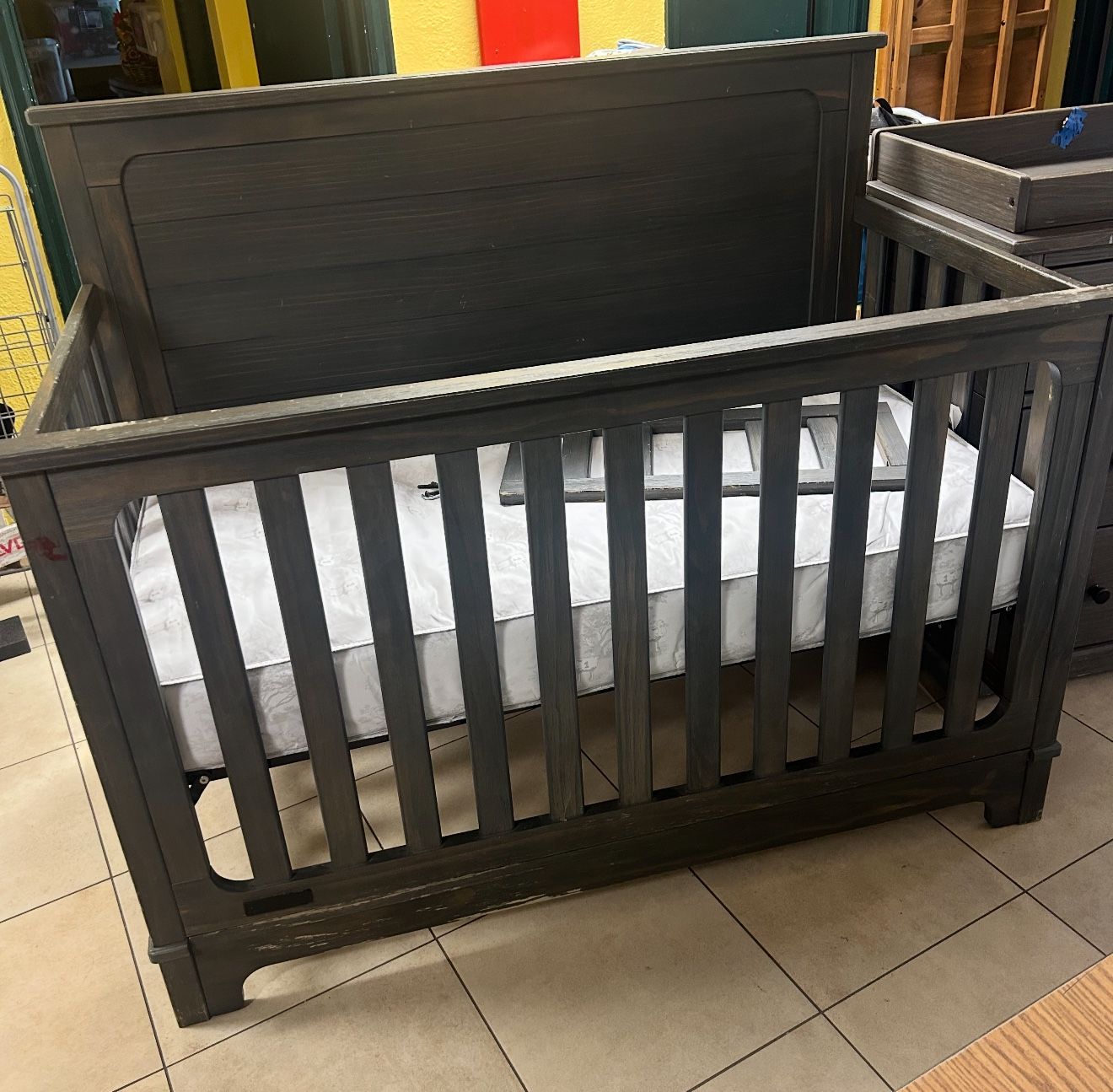 Crib With Dresser / Changing Table Top