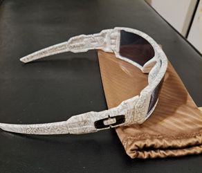 Oakley men sunglasses