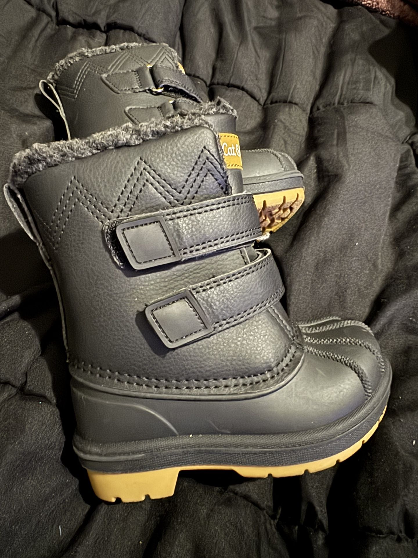 New Snow Boots 5c $15 Black