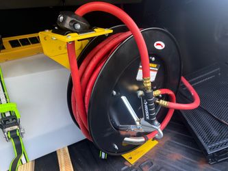 50ft 3/8 retractable air hose with blow gun