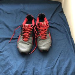 Red Puma Sneakers 