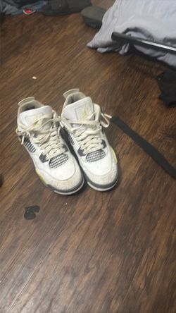 Air Jordan 4 Retro Sneakers