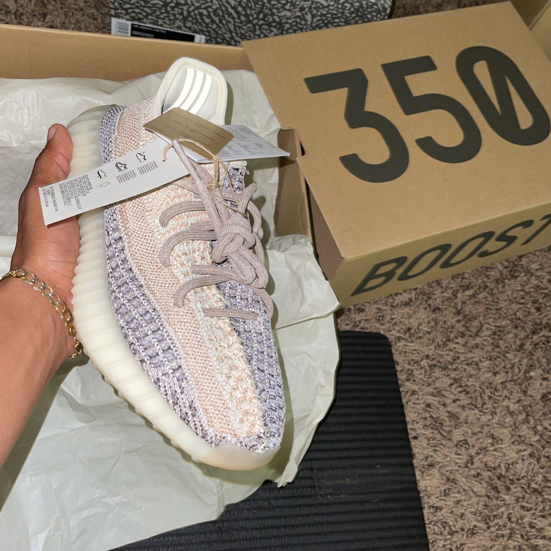 Yeezy 350 V2 Ash pearl