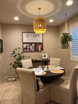 Beautiful Round Kitchen Table with Leaf for Added Room