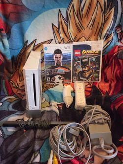 White Nintendo Wii Console with 2 Games