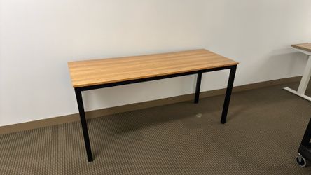 63 X 23.6 And Heigh 29.6 Office Table Really Nice Quality - Excellent Condition