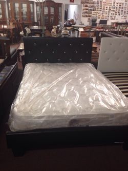 QUEEN BLACK DIAMOND PLATFORM BED WITH MATTRESS NEW