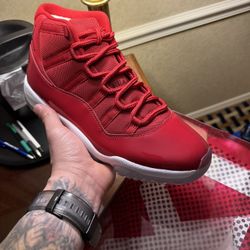 🔥 Air Jordan 11 Retro “Gym Red” – Size 12 – $320 🔥