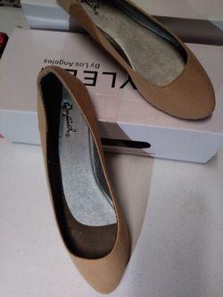 Woman flat shoes