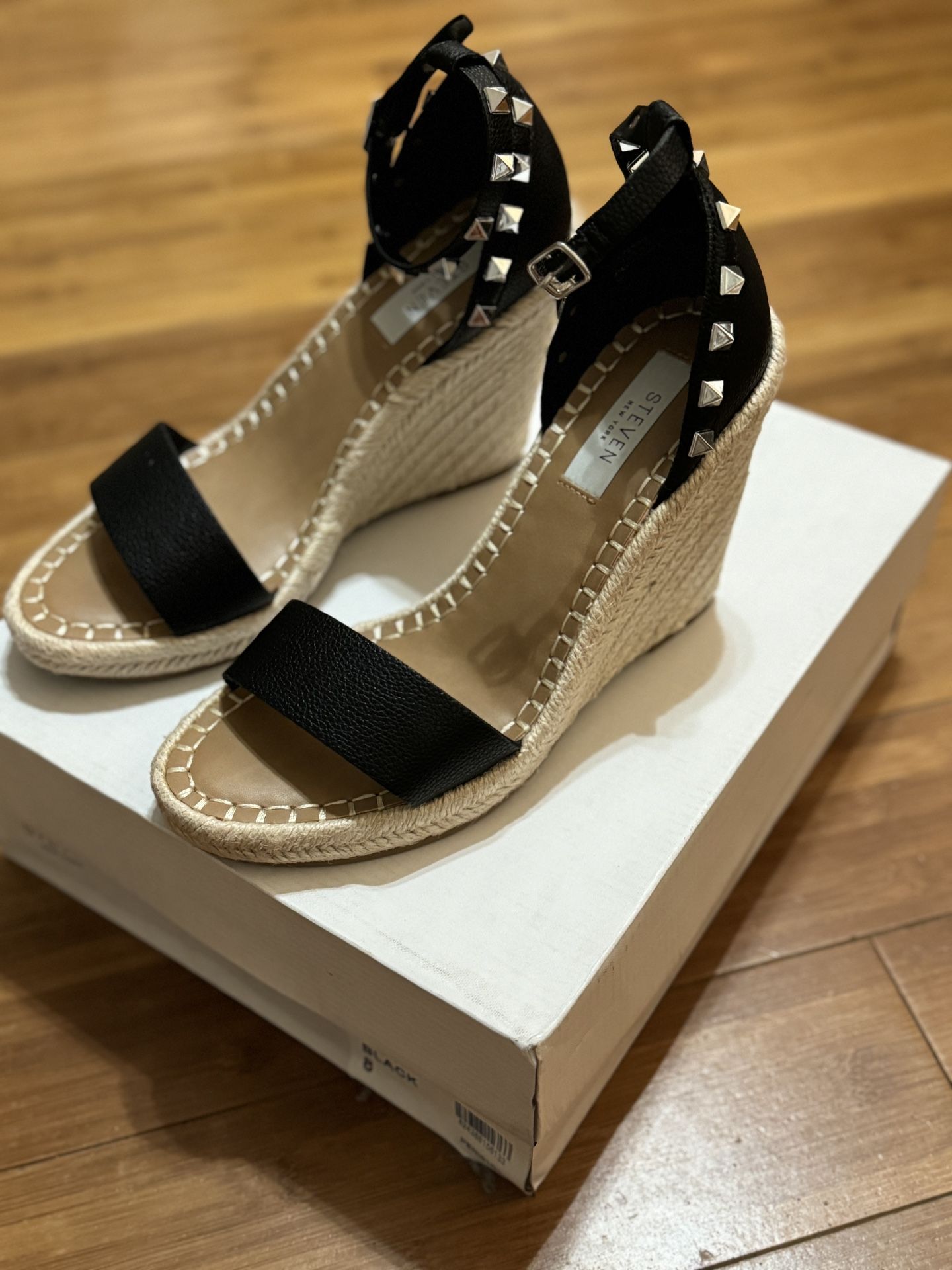 Steve Madden Women’s Wedge Sandals Size 8