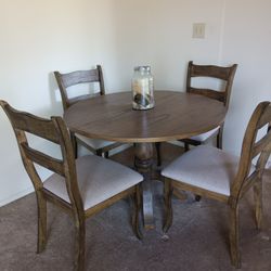Rustic Farmhouse Style Dining Room Table And Chairs 