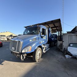 2012 Freightliner Cascadia DD13 super 10