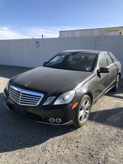 Parting Out! 2011 Mercedes E350 for parts!
