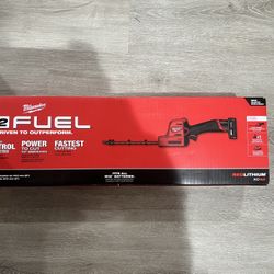 Milwaukee M12 FUEL 8 in. 12V Lithium-Ion Brushless Cordless Hedge Trimmer Kit with 4.0 Ah Battery and Charger