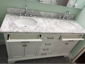Luxury Vanity /sink/faucets and mirror set