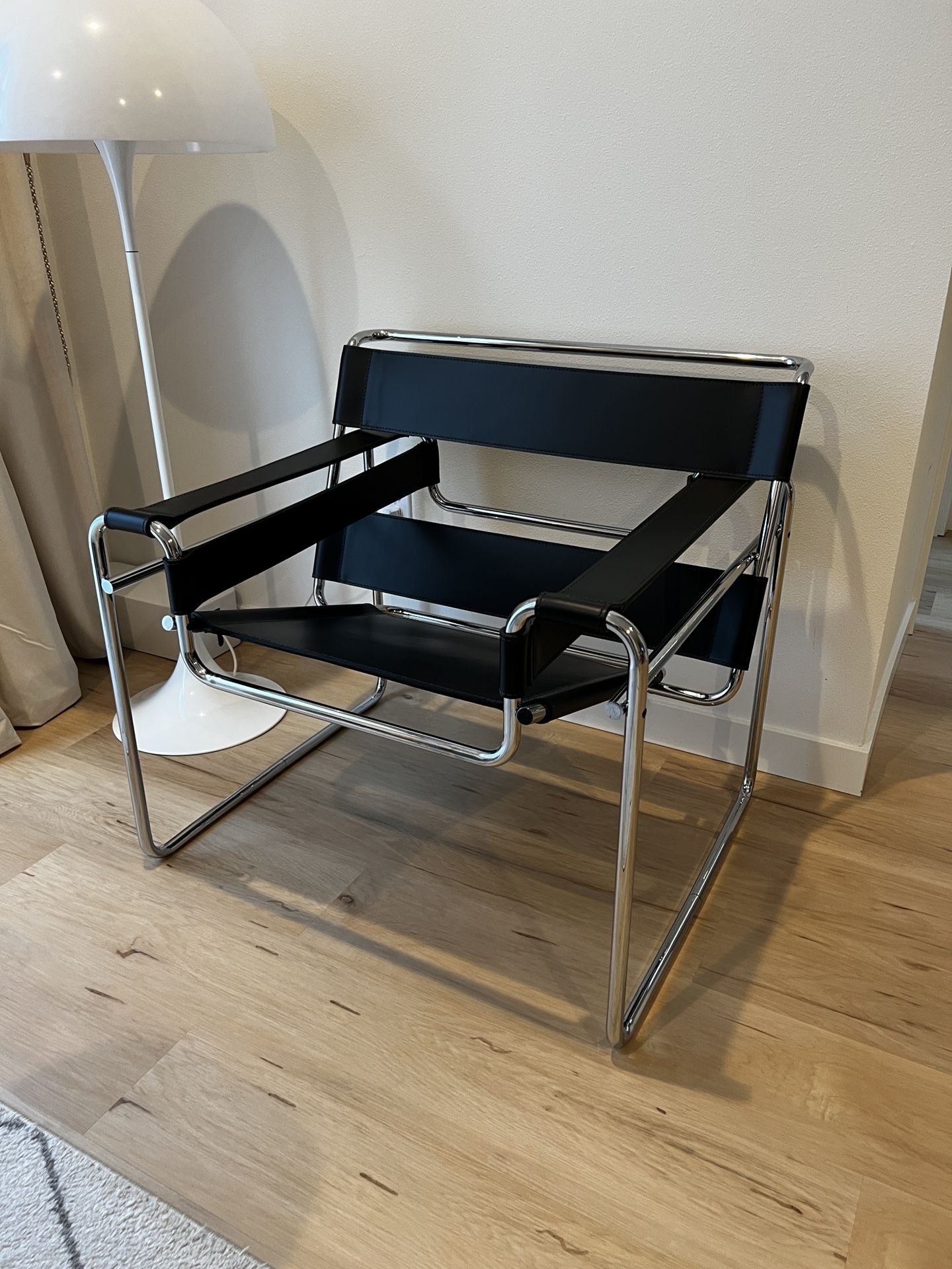 Wassily chair second hand hot sale