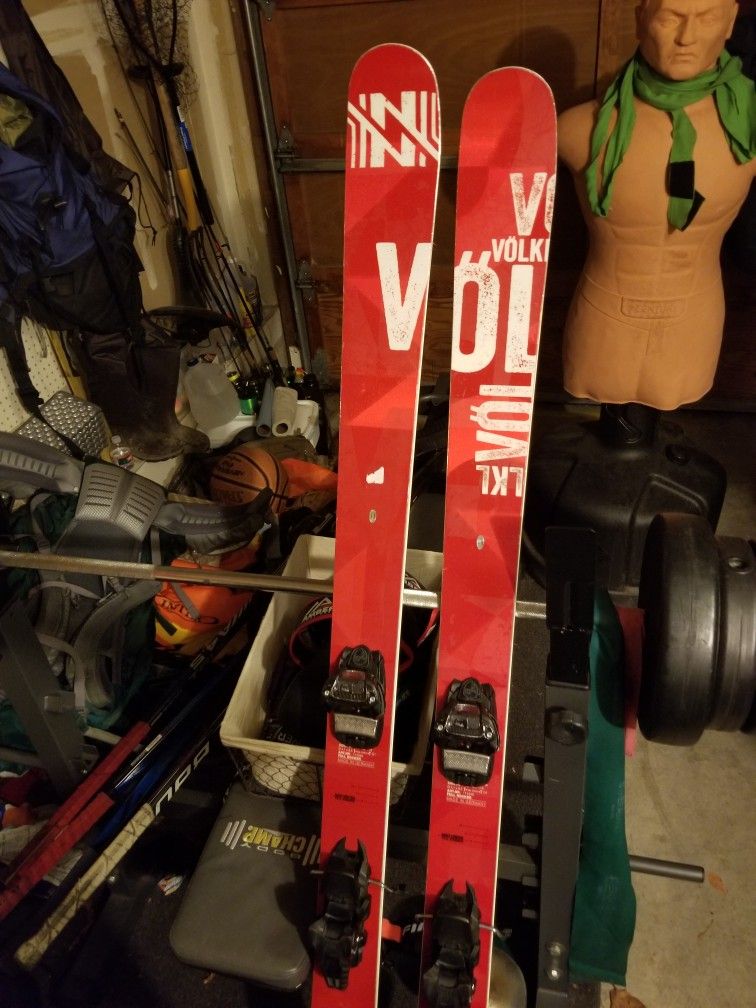 2015/16 Volkl Mantra skis 191cm
