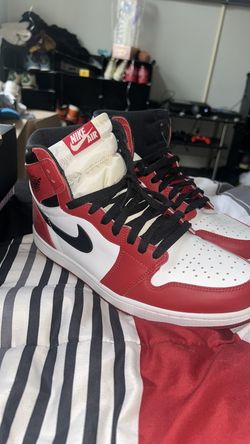 Size 11  Air Jordan 1 Retro High OG 'Chicago'