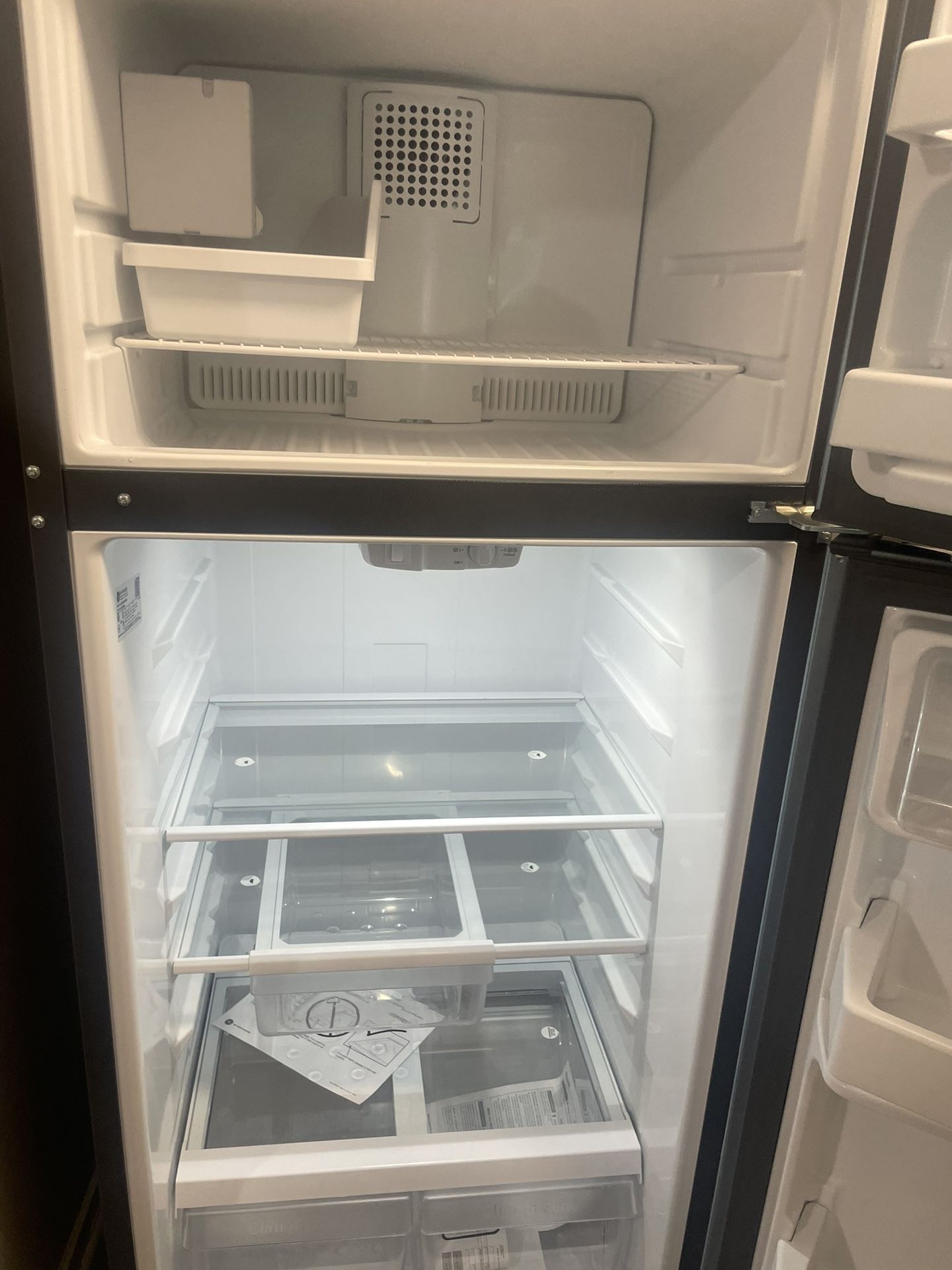 Brand new GE Fridge $425