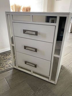 For Sale White Drawers And Flower Vase Stand