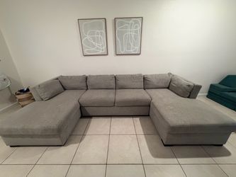 U-shaped sectional sofa