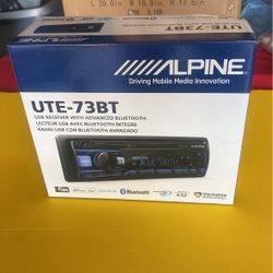 Alpine stereo Bluetooth  USB  Radio Fm/ Am 
