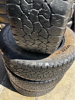 Good year wrangler A/T 275/65/20LT