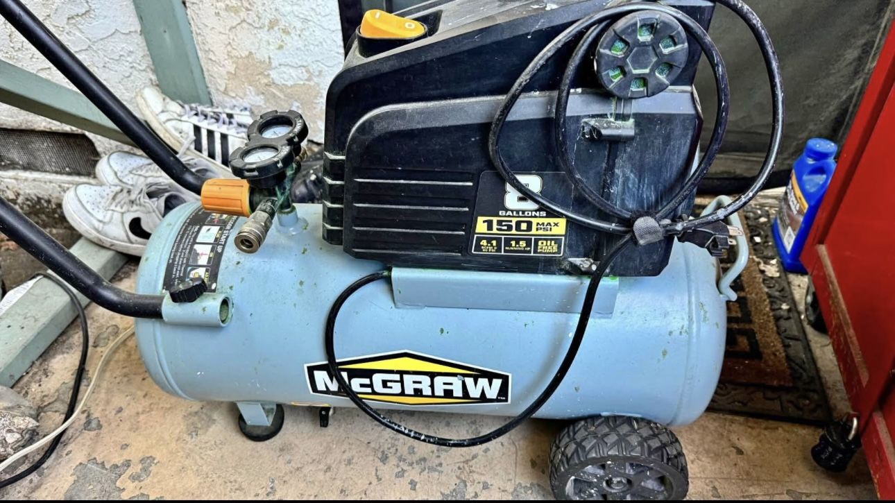 McGraw 8 gallon 150psi 4.1CFM air compressor
