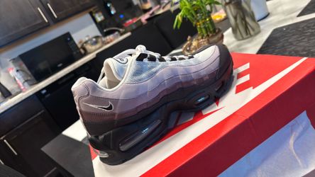 Brand new in the box Nikes w 9.5