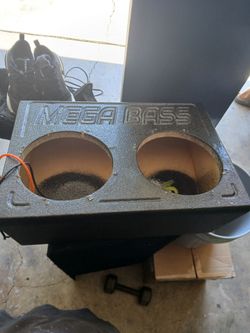 Mega bass subwoofer box not ported for 2 8s
