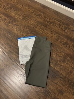 NEW WOMENS SIZE M DARK GREEN LEGGINGS 