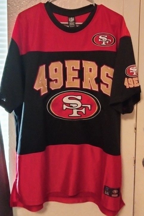 ❤️💛🏈 Brand New Jersey Both Size Large $25 Each
