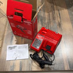 Milwaukee M12, M18 Car Battery Charger 