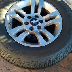 JUEGO DE RRINES PARA TROCAS CHEVROLET TAHOE SUBURVAN GMC YANTAZ SEMINUEVAS MEDIDA 18