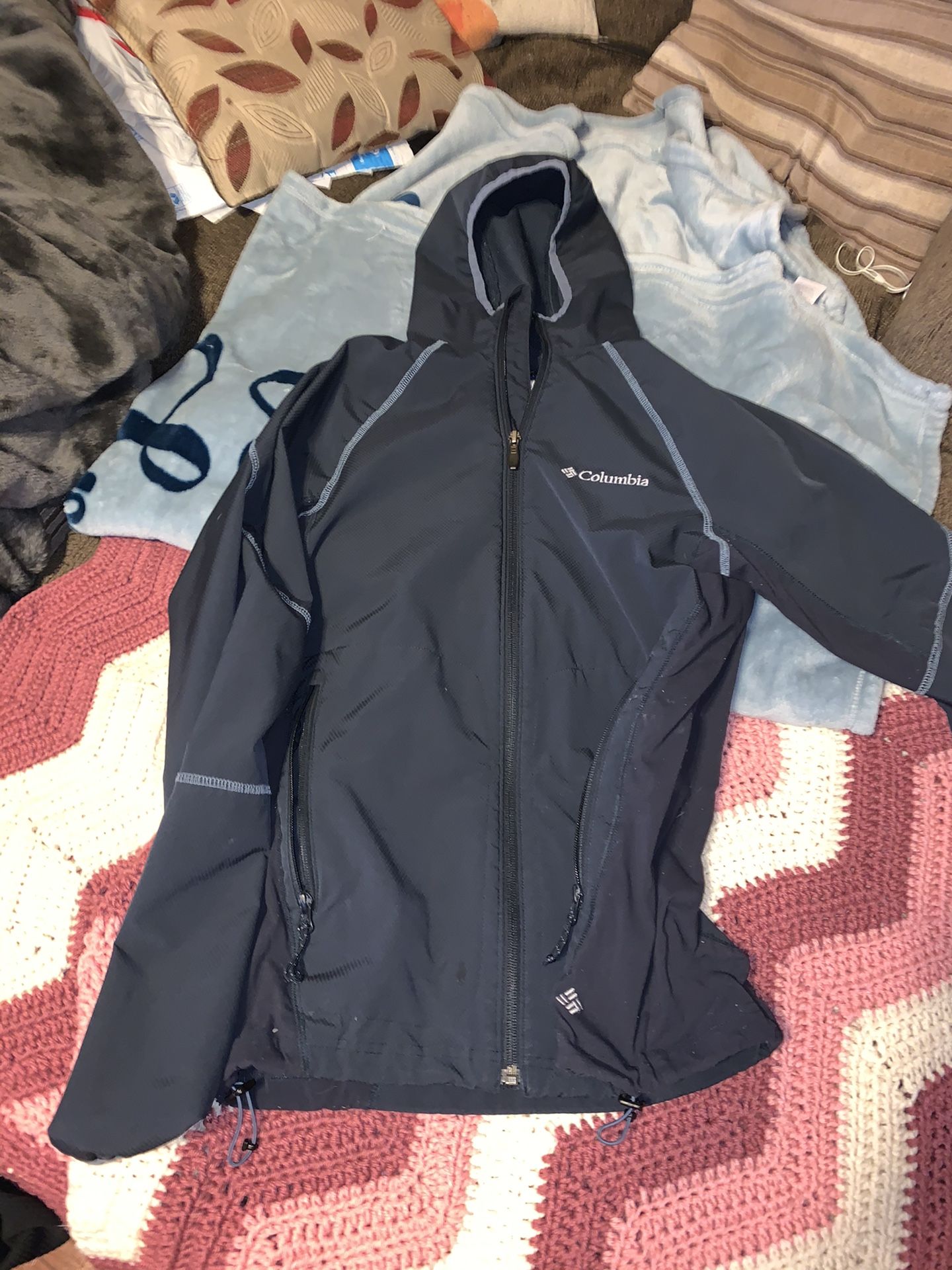 Columbia windbreaker