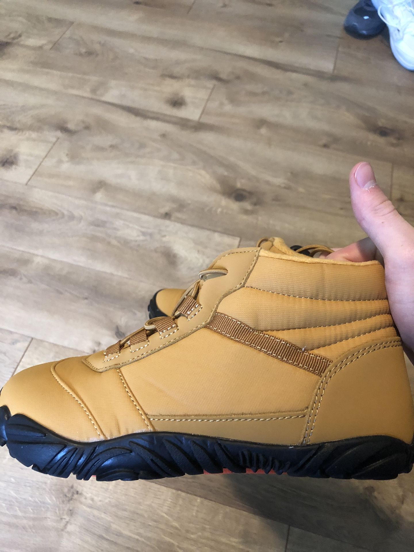 Barefoot Style Warm Hiking Boots Brand New