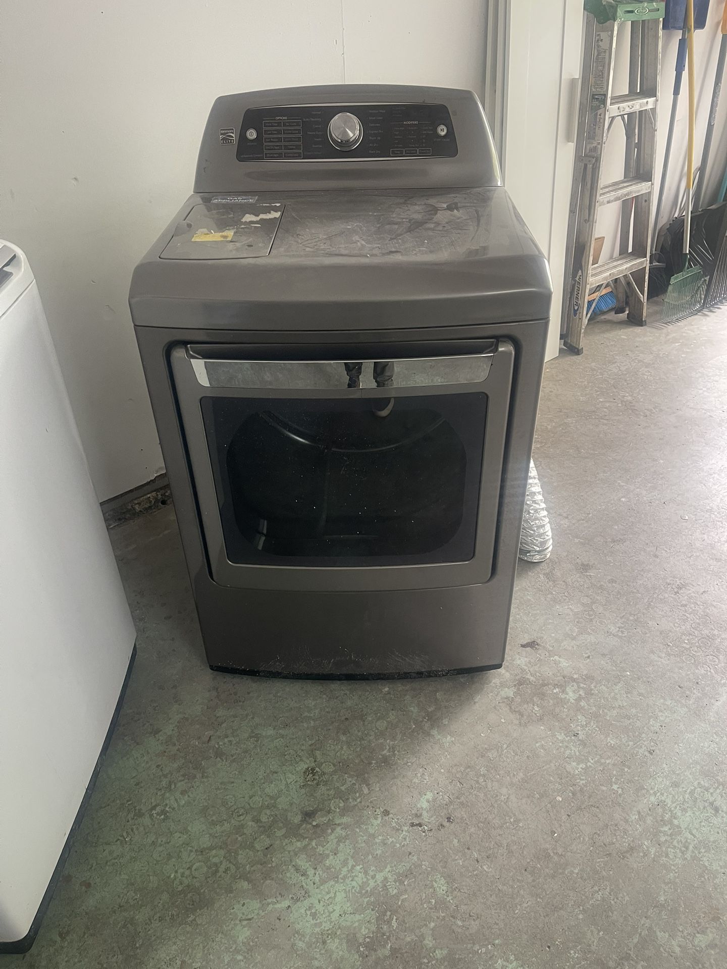 Kenmore Elite 71553 7.3 cu. ft. Gas Dryer in Silver