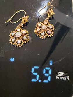 14k gold opal earrings 5.9 grams