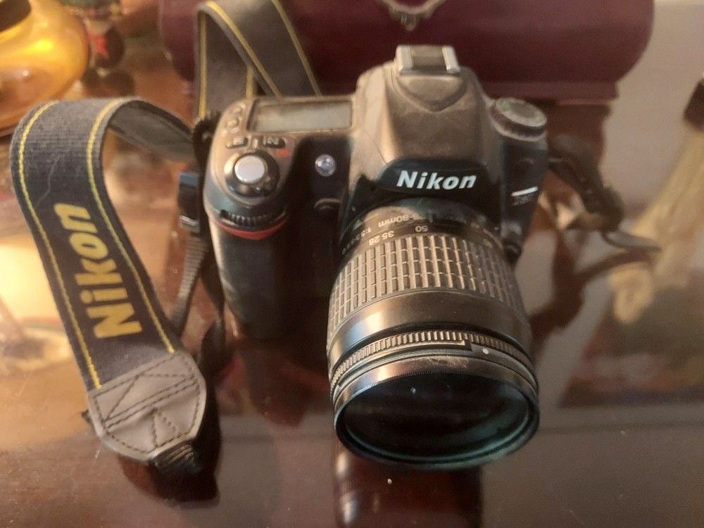 Nikon D80 Digital Camera
