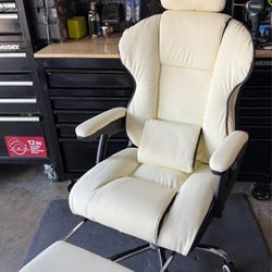 New  Office Chair Gaming Chair With Foot Rest Reclines 160 degrees