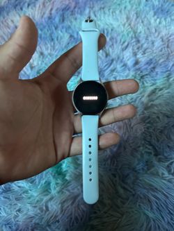 Samsung Watch FE (rose gold/blue band)