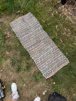 Cute Jute & Cotton 2x5’ Runner Area Rug - great condition