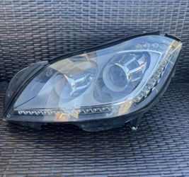 2011 2012 2013 2014 2015 2016 Mercedes-Benz CLS400 CLS550 CLS63 Left Driver Side Xenon Headlight Shell OEM