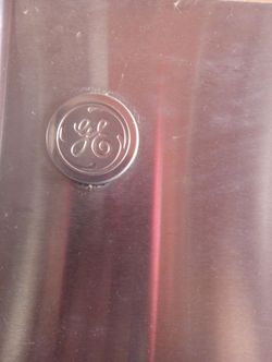 17.5 cu ft GE REFRIGERATOR