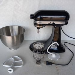 KitchenAid Classic Series 4.5 Quart Tilt-Head Stand Mixer K45SS, Onyx Black